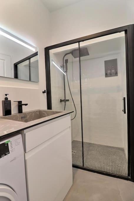 Unique Loft Apartment Located 15 Minutes From The Champs Elysees Saint-Ouen  Exterior foto